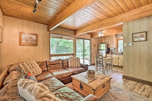 Living Area | Keyless Entry