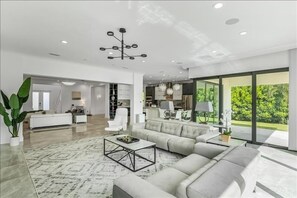 Comfortable Living Room Furnishings