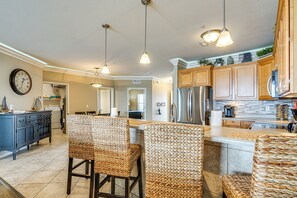 Kitchen | Fully Equipped | Toaster | Blender | Crockpot