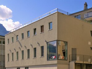 Ciel, Fenêtre, Jour, Nuage, Bâtiment, Design Urbain, Zone Résidentielle, Quartier, Matériel De La Propriété, Immobilier