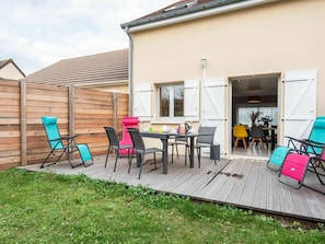 Furniture, Table, Cloud, Sky, Chair, Wood, Shade, Building, Plant, Land Lot
