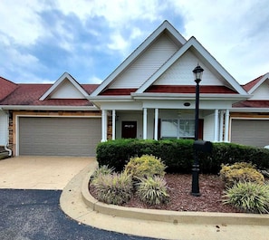 Front of Villa Dreams- Welcome to our home, Danny and Kelly!