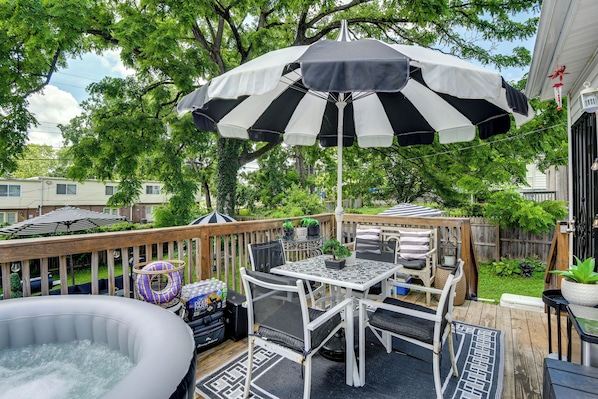Baltimore Vacation Rental | 3BR | 3BA | 1,792 Sq Ft | 3 Steps to Enter