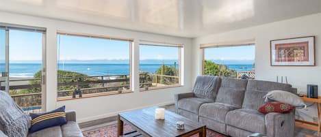 Family room with amazing ocean views