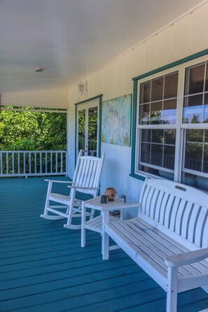 Front porch to cottage