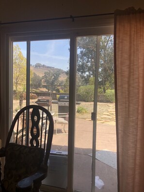 BBQ Patio w both charcoal and Propane use.  Golf course next door !