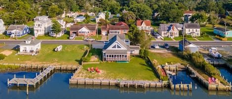 Welcome to Lookout on Main on Chincoteague Island!