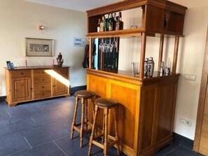 Bar (in der Unterkunft)