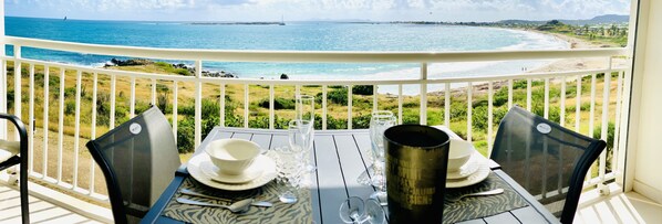 Romantic diner on the balcony just the two of you ❤