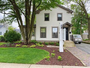 Campbell Street Cottage (1)