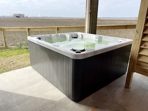 Brand new 6 seater Hot Tub