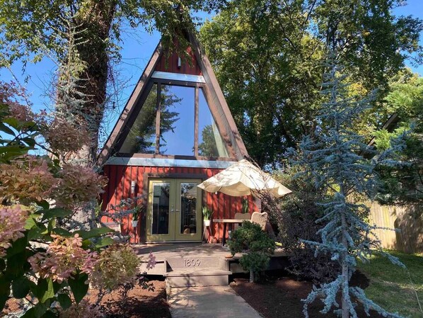 Welcome to the Peace TeePee. An East Nashville sanctuary to heal, create & grow