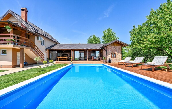 pool