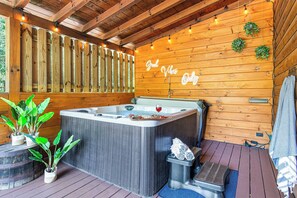 6 person hot tub is perfect for unwinding in the evenings after a long day out.