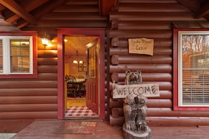 Welcome to your private oasis and experience the comfort of our cozy cabin. 