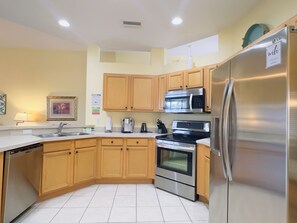 Kitchen 2 - Florida Property Services.jpg