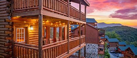 Experience one-of-a-kind panoramic mountain & valley views at this luxury cabin