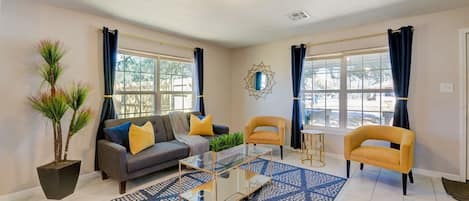 Bright and stylish livingroom