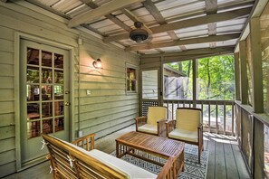 Private Screened-In Porch | Furnished