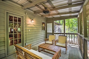 Private Screened-In Porch | Furnished