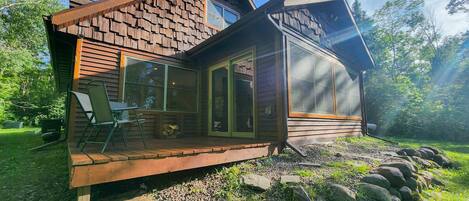 Wildwood Escapes-Chippewa River Cabin is located 40 SE of Hayward, WI.