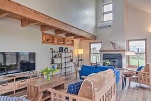 Living Room | Smart TV | Wood-Burning Fireplace | 1st Floor