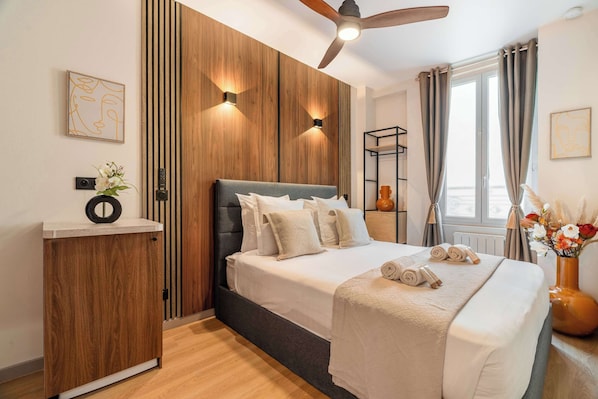 Bed with top quality mattress.