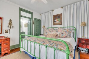 Large and comfy king size bed!