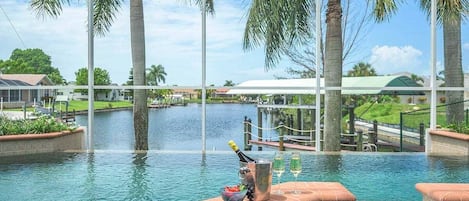 Western Facing Infinity Pool with Spa Guarantees for Amazing Sunset Views