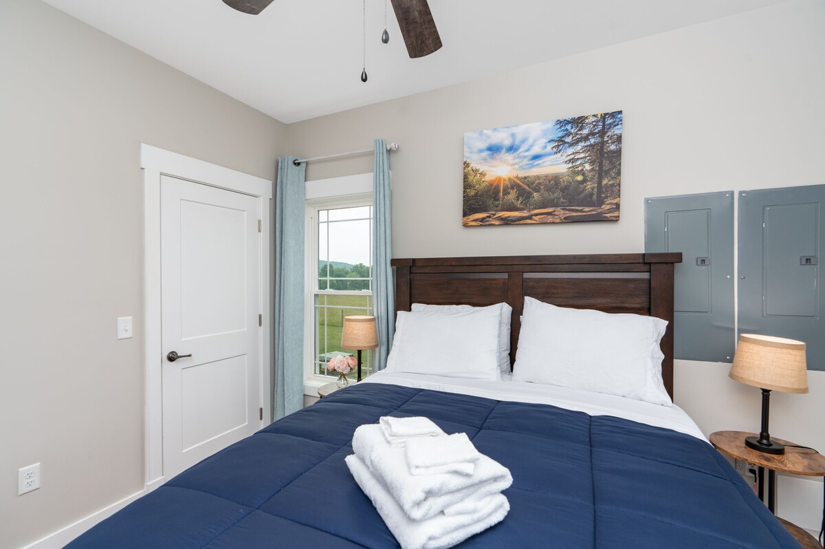 NEW! Secluded Farmhouse Winery, Hike, Lg Group❤️