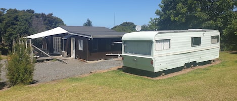 Kereru cabin and caravan