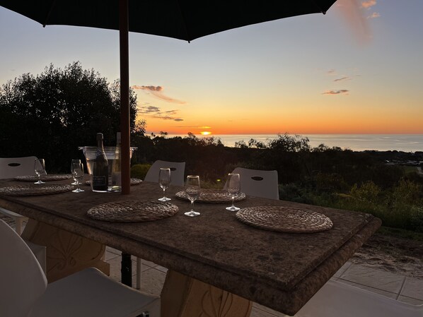 Alfresco Dinner at sunset