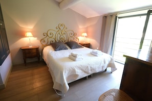 Location vacances LOURMARIN bastide provençale à louer 5 chambres