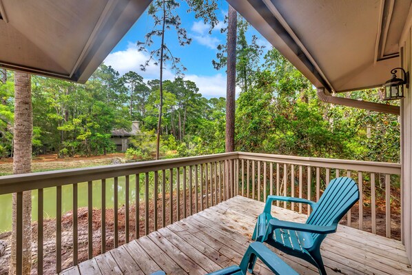 Deck to Enjoy the Peaceful Surroundings!