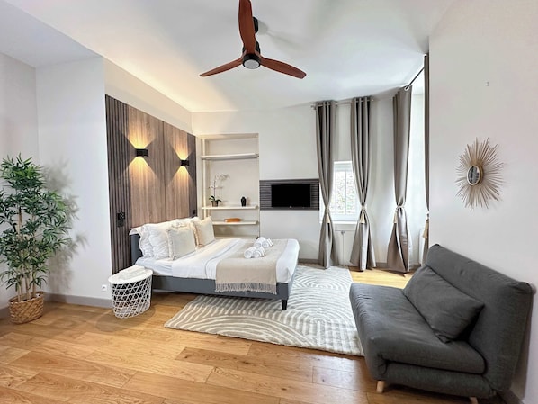 Lovely spacious living room