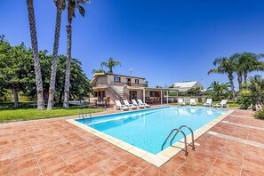Villa Garofani image