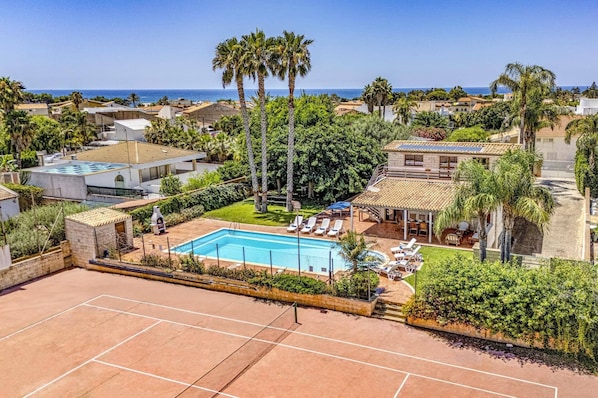 Villa Garofani image