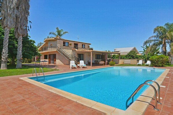 Villa Garofani image