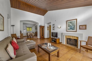 Villa Aveiros image