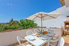 Villa Cinco image