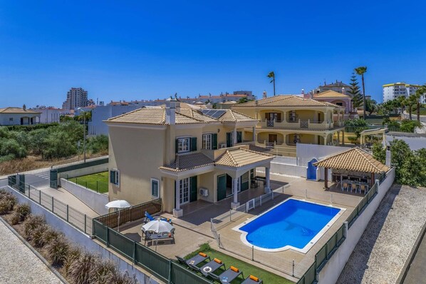Villa Carvalho image