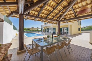 Villa Carvalho image