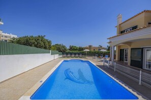 Villa Carvalho image