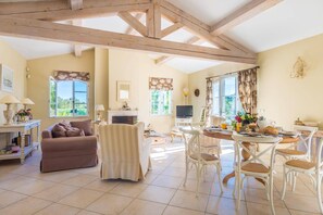 Villa La Pastorale image