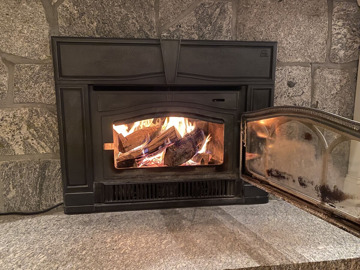 Special winter rates CT home close to beaches, parks, hikes, local skiing