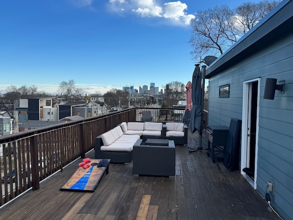 Large Rooftop Deck with Unobstructed Downtown View, Firepit, Sun & Lounge Chairs