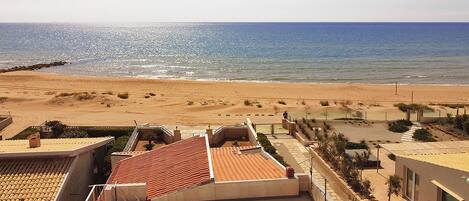 Aerial view of the property located directly in front of the sea