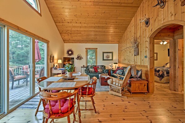 Mercer Vacation Rental Cabin | 2BR | 1BA | 1,000 Sq Ft | Steps for Access