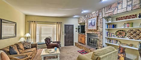 Red River Vacation Rental | 3BR | 2.5 BA | Stairs Required | 1,450 Sq Ft