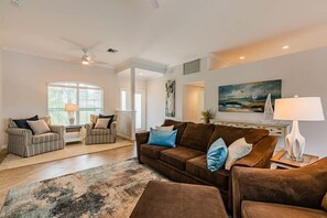 Living Area/Reading Nook